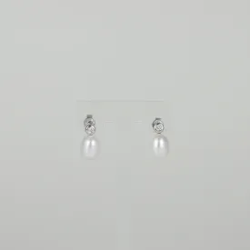 18ct White Gold Freshwater Pearl and Diamond Drop Earrings