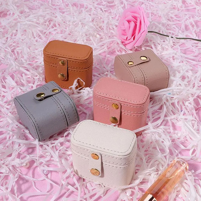 Elegant Compact Leather Jewelry Case with Soft Flannel Interior
