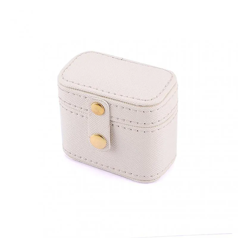 Elegant Compact Leather Jewelry Case with Soft Flannel Interior