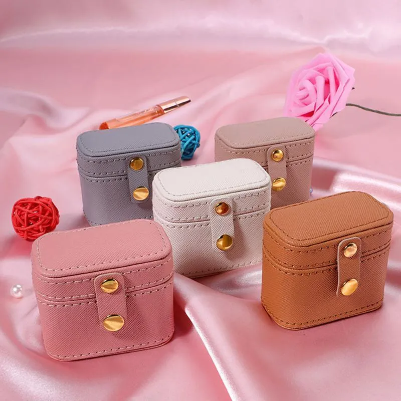 Elegant Compact Leather Jewelry Case with Soft Flannel Interior