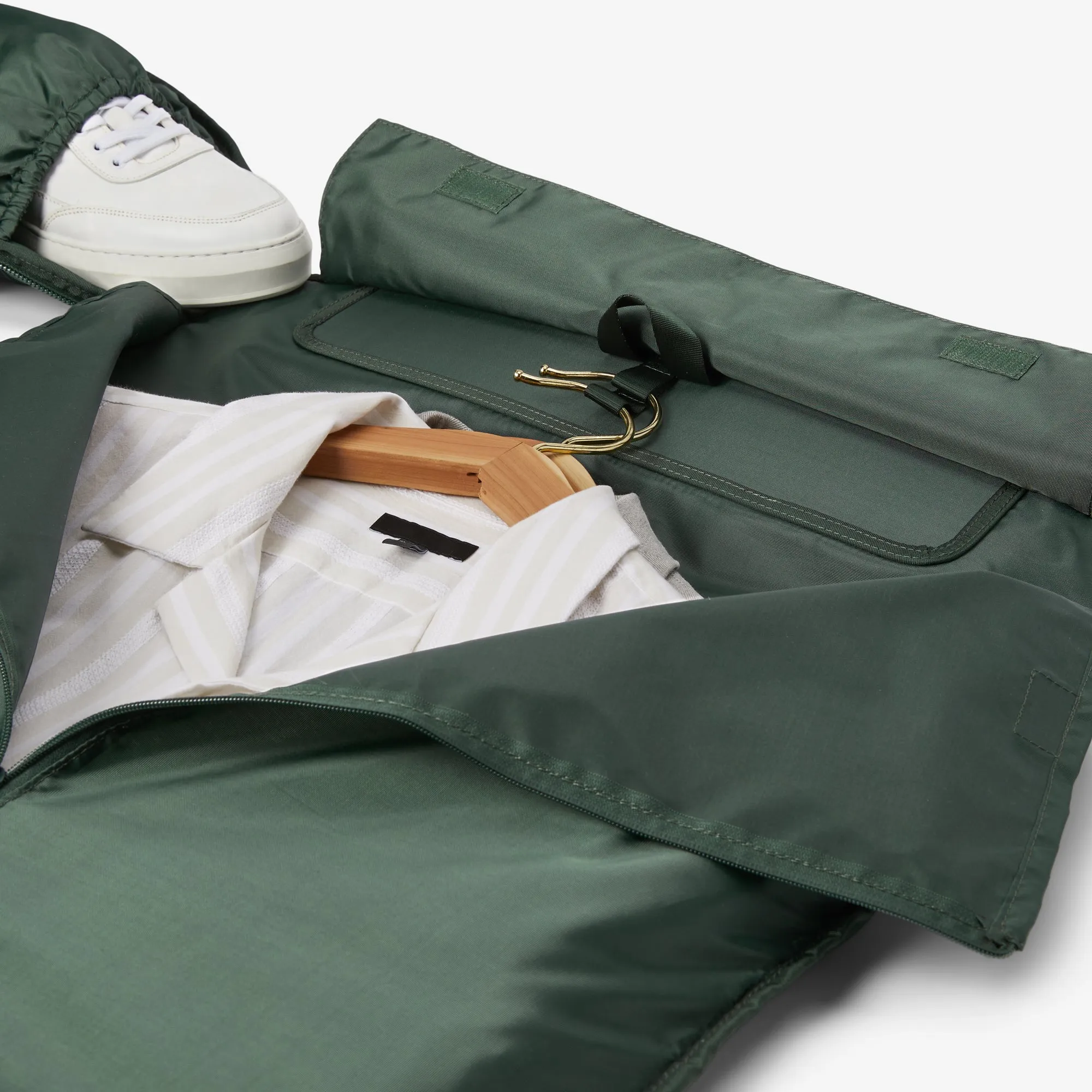 VERSA™ - LIGHTWEIGHT GARMET DUFFEL BAG
