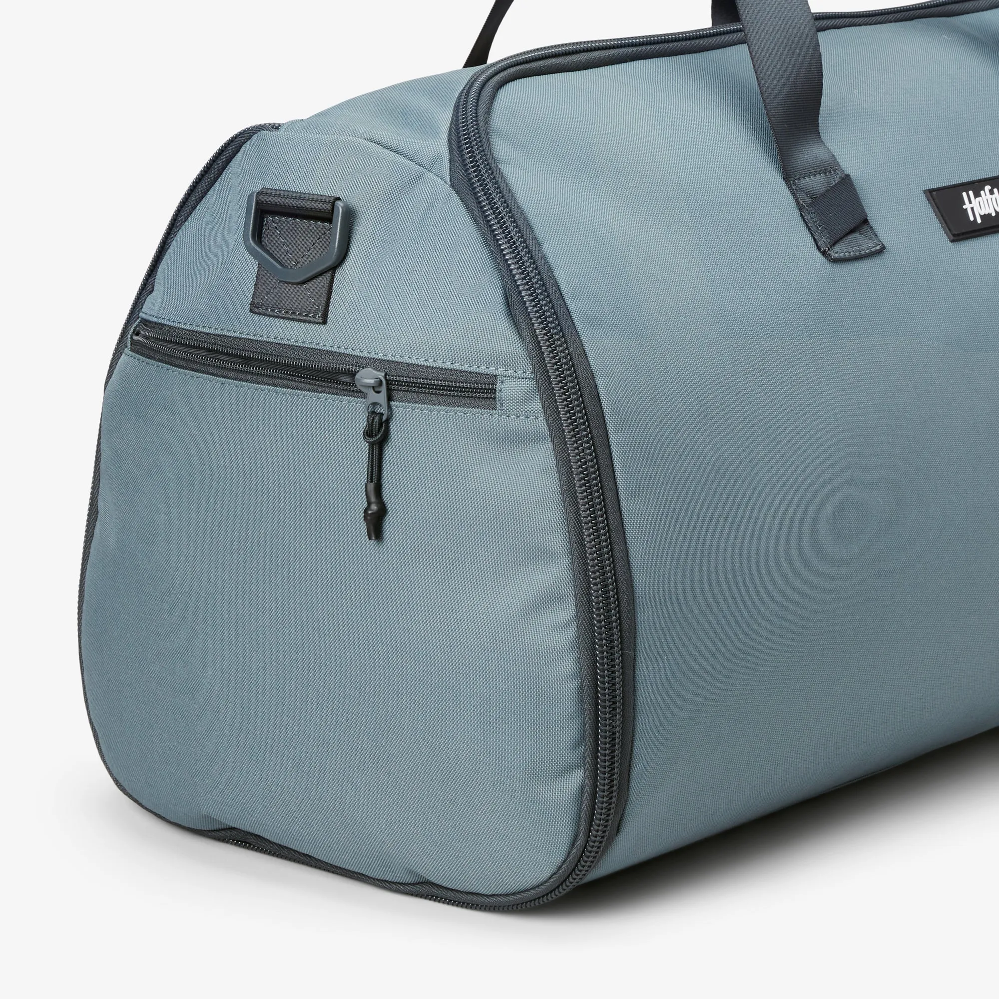 VERSA™ - LIGHTWEIGHT GARMET DUFFEL BAG