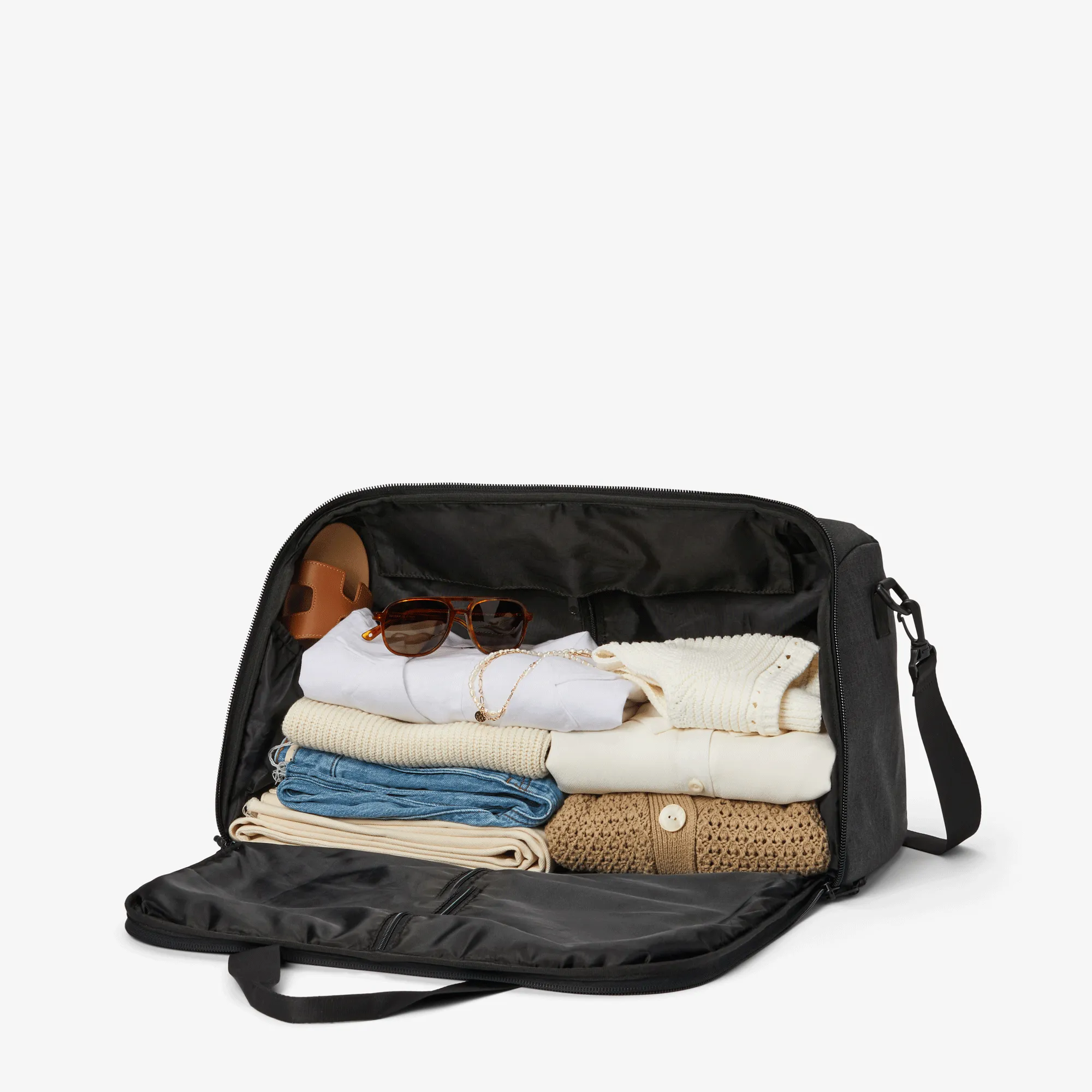 VERSA™ - LIGHTWEIGHT GARMET DUFFEL BAG