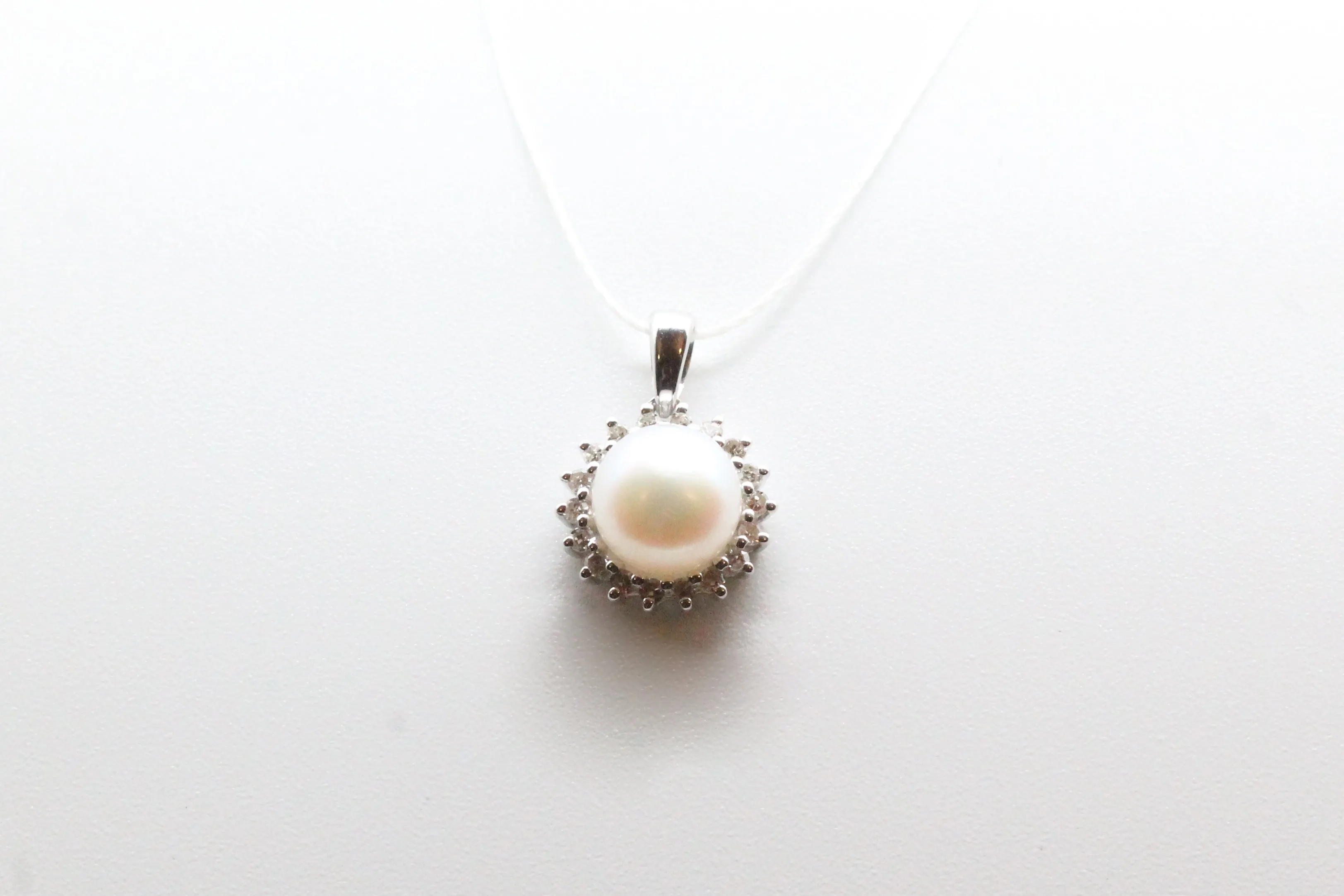 White Gold Pearl Halo Pendant