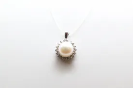 White Gold Pearl Halo Pendant